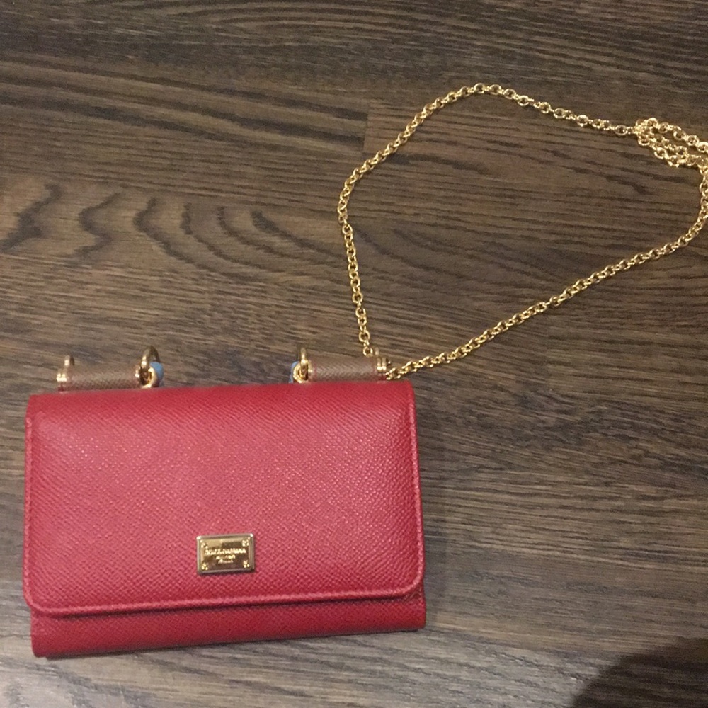 Dolce and gabbana wallet on chain